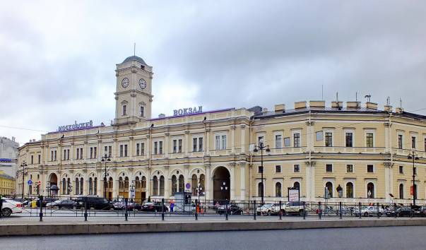 В Санкт-Петербурге Комитет по градостроительству и архитектуре расширил палитру красок для стен петербургских домов