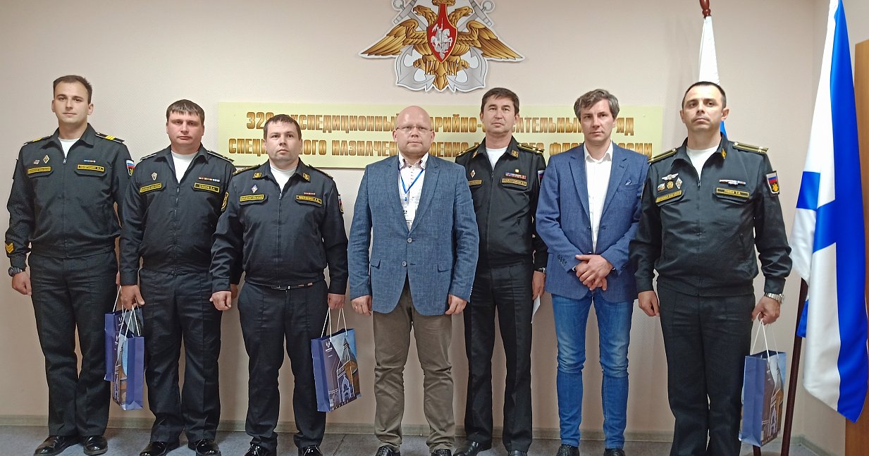 Руководитель Агентства Алексей Меньшов с рабочим визитом посетил г. Санкт-Петербург и выразил благодарность сотрудникам Военно-морского флота РФ за завершение операции по подъему похищенных пушек «6-ой Северной батареи» из глубин Финского залива
