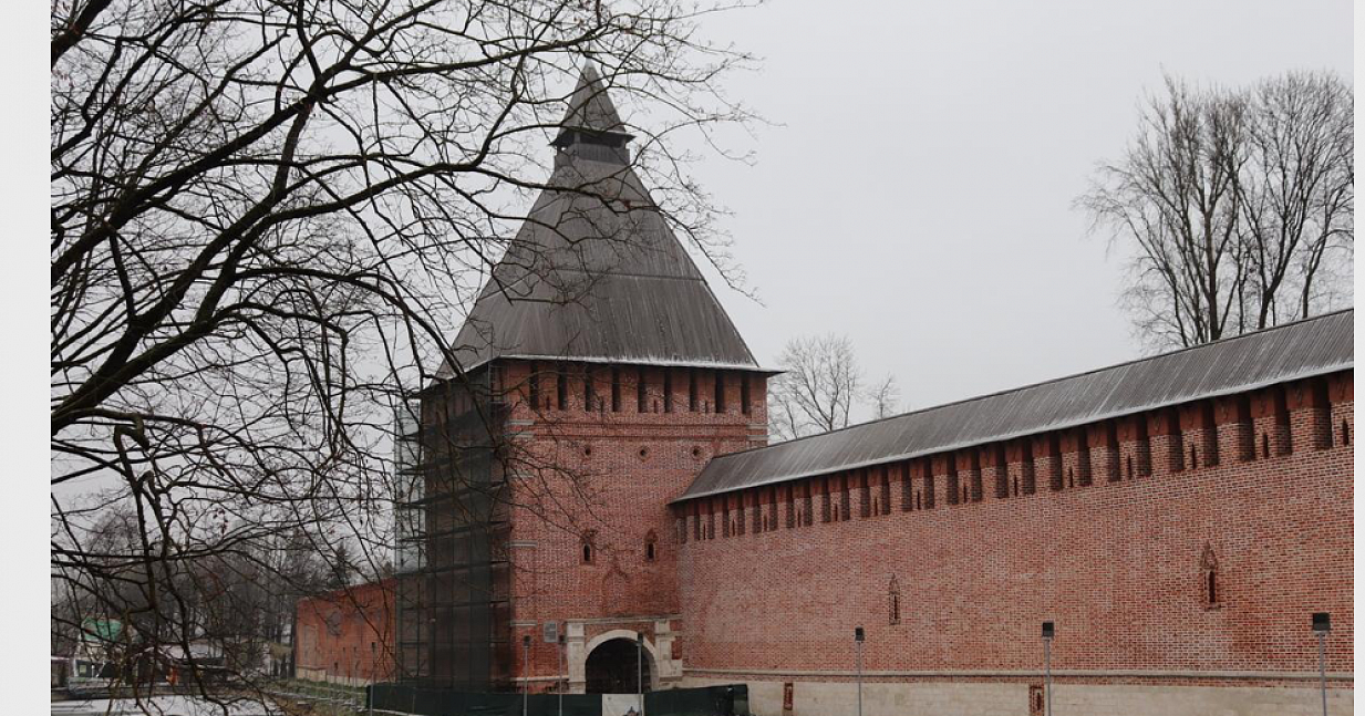 В Смоленске продолжается реставрация башен и прясел крепостной стены
