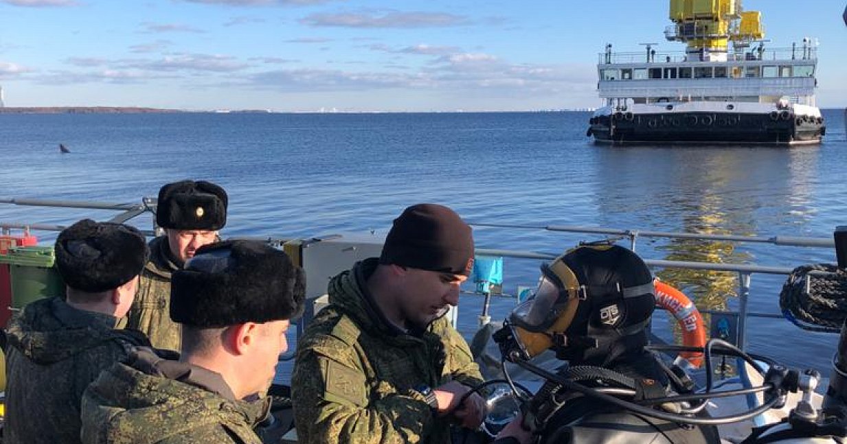 Мероприятия по подъему украденных орудий и затопленных в районе батареи 6-го Северного форта прошли в Кронштадте