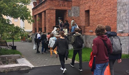 Студенты-архитекторы изучают реставрацию по Особняку Лангелитье