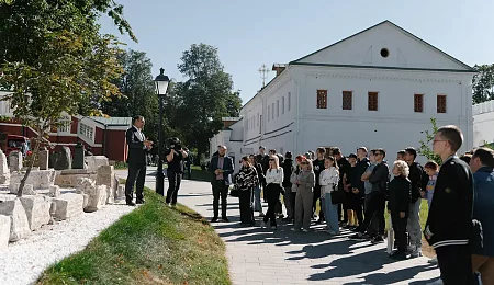 Студенты-реставраторы из Донбасса приняли участие в волонтерском выезде в Новодевичий монастырь