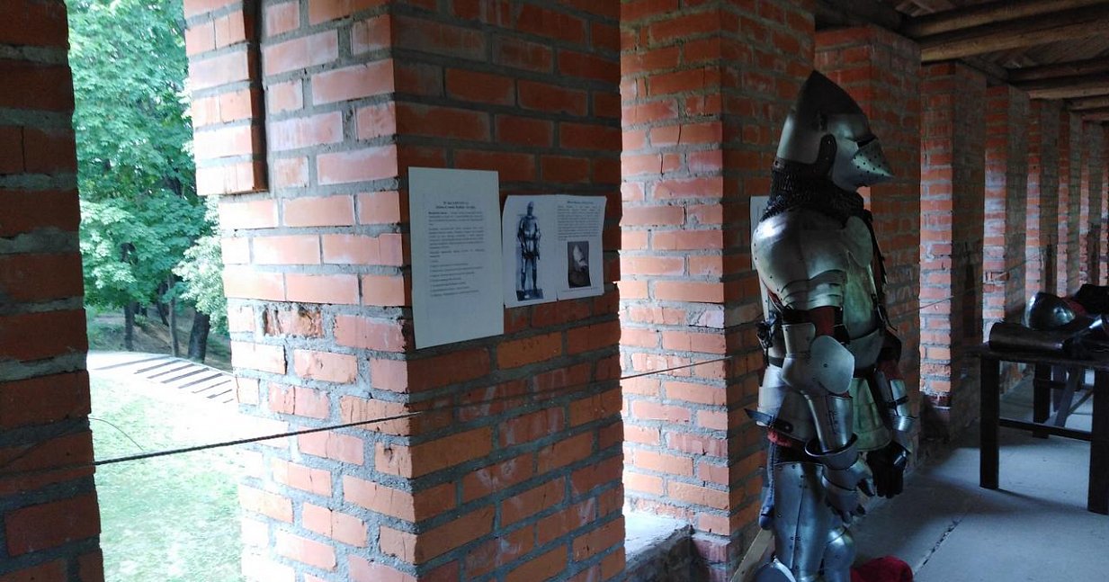 Историческая выставка-реконструкция открылась на прясле Смоленской крепостной стены