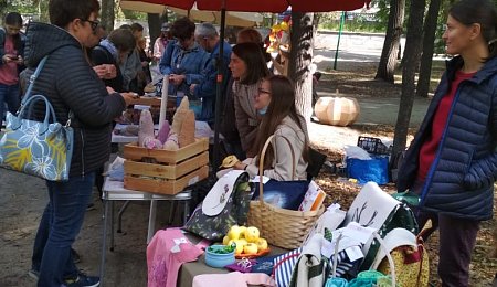 В ХАРИТОНОВСКОМ САДУ СОСТОЯЛОСЬ ТВОРЧЕСКОЕ МЕРОПРИЯТИЕ —  ГОРОДСКОЙ ПЛЕНЭР