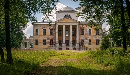 Проведены все конкурсные процедуры и заключены контракты на разработку инвестиционных паспортов усадеб, включенных в ведомственный проект на 2020 год.