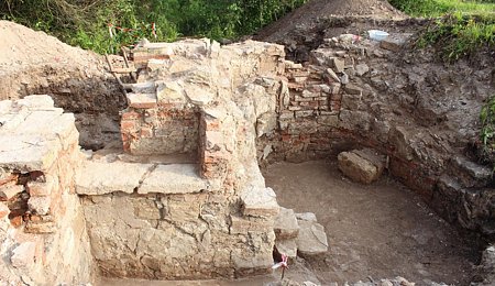 Археологи раскрыли алтарную часть церкви Андрея Юродивого на Ситке