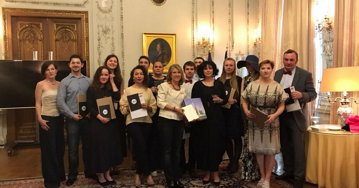 Леониду Милюкову вручили диплом нового образовательного проекта «Ре-школа»