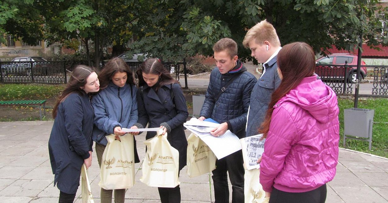 В Саратове волонтеры провели ознакомительную экскурсию на объектах Агентства